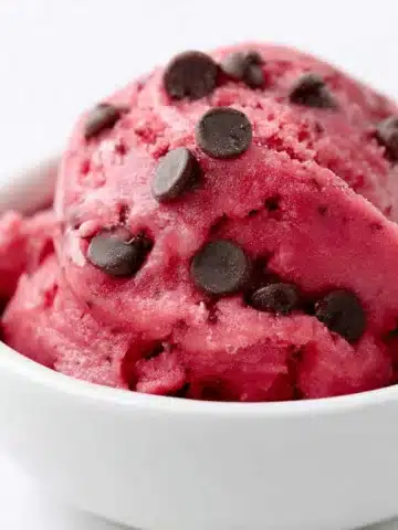 Raspberry Frozen Yogurt
