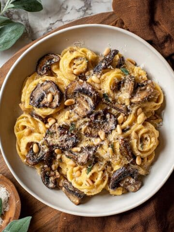 Caramelized Leek and Mushroom Gruyere Pasta Recipe