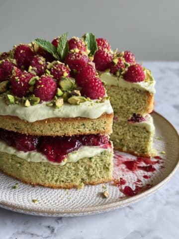 Pistachio Raspberry Cake Recipe