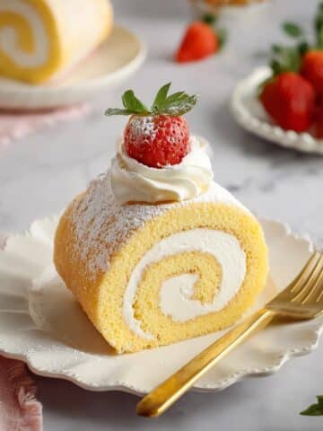 Japanese Cake Roll with Whipped Cream Recipe