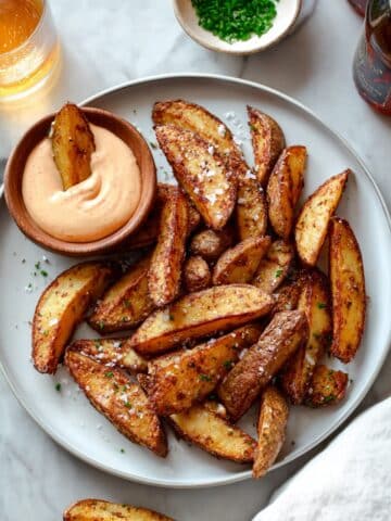 Crispy Potato Wedges with Spicy Fry Sauce Recipe