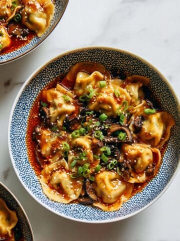 Chicken Wontons in Spicy Chili Sauce Recipe