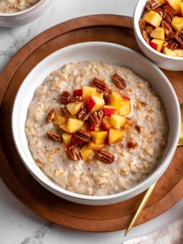Slow-Cooker Apple Cinnamon Oatmeal Recipe