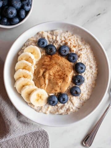 Creamy Egg White and Oatmeal Bowl Recipe