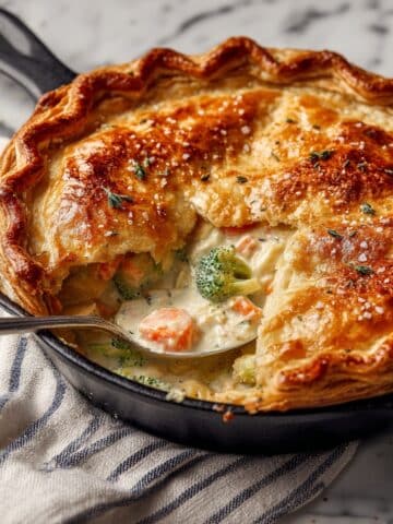 Cheddar Broccoli Chicken Pot Pie Recipe