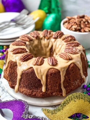 Easy Pecan Praline Bundt Cake Recipe