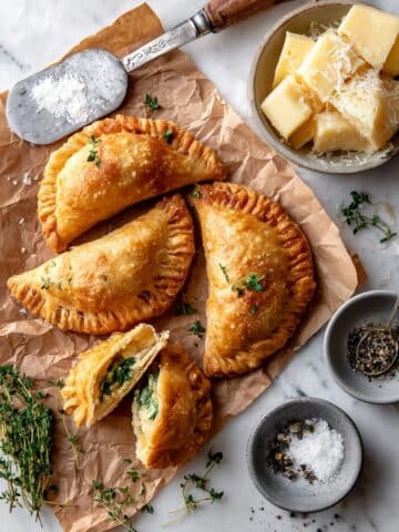 Easy Air Fryer Chicken, Mushroom & Spinach Tortilla Pies Recipe