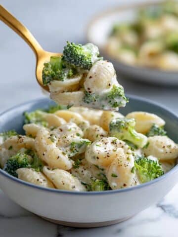 Cheesy and Creamy Broccoli Pasta Recipe