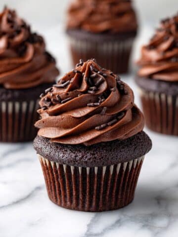 Decadent Chocolate Cupcakes with Rich Cocoa Frosting Recipe