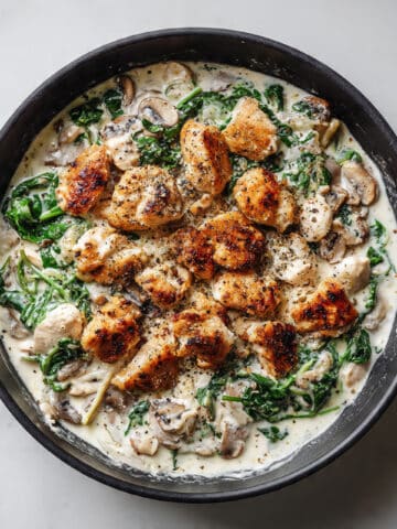 One Skillet Creamy Spinach Artichoke Chicken Recipe