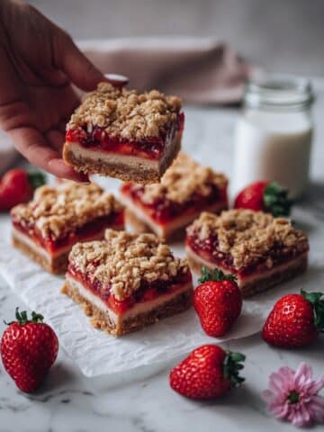 Strawberry Oatmeal Breakfast Bars Recipe