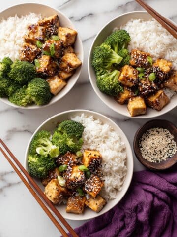 Teriyaki Crispy Tofu with Green Onions and Sesame Seeds Recipe