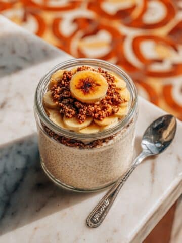 Banana Bread Chia Pudding with Crunchy Cinnamon Oat Crumble Recipe
