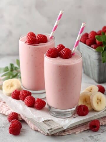 Raspberry Banana Protein Smoothie (Without Yogurt) Recipe
