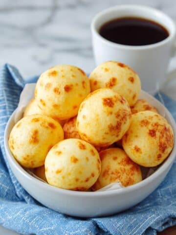 Brazilian Cheese Bread (Pão de Queijo) Recipe